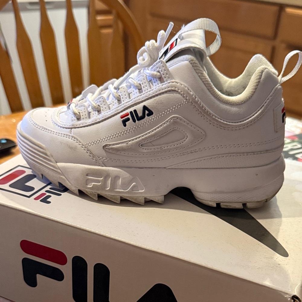 Fila Disruptor II White Sneakers. Size 4Y fits Women’s size 6